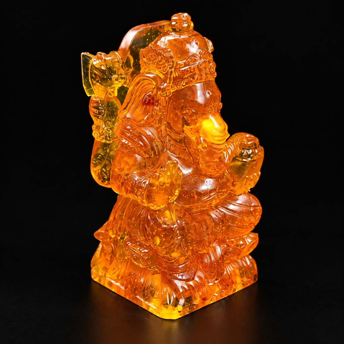 KIZIMA 11ELEPHANT07Q62-4-4-7 enlarged black background studio photo v2