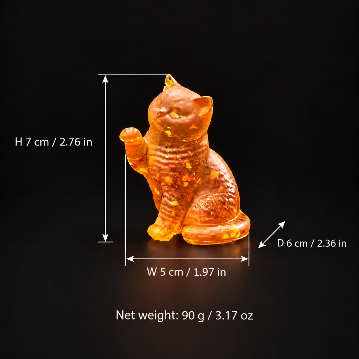 Baltic amber raised-paw cat figurine size chart: height 7 cm, width 5 cm, depth 6 cm, net weight 90 g — KIZIMA®