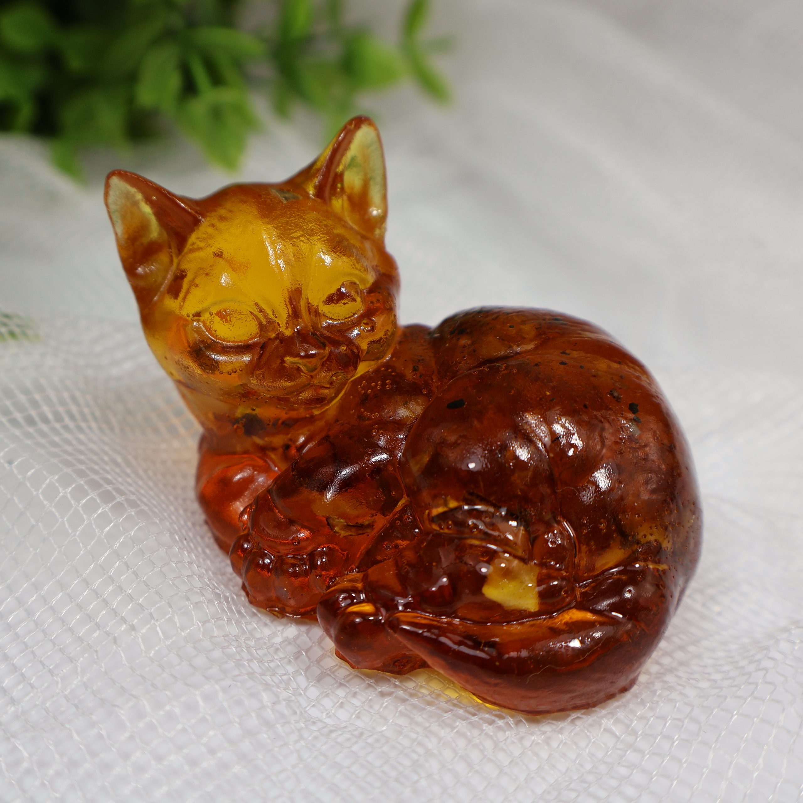 Handmade Amber Cat Figurine – Baltic Amber Sculpture by KIZIMA USA | Elegant Amber Home Décor | Unique Gift | Collectible Figurine