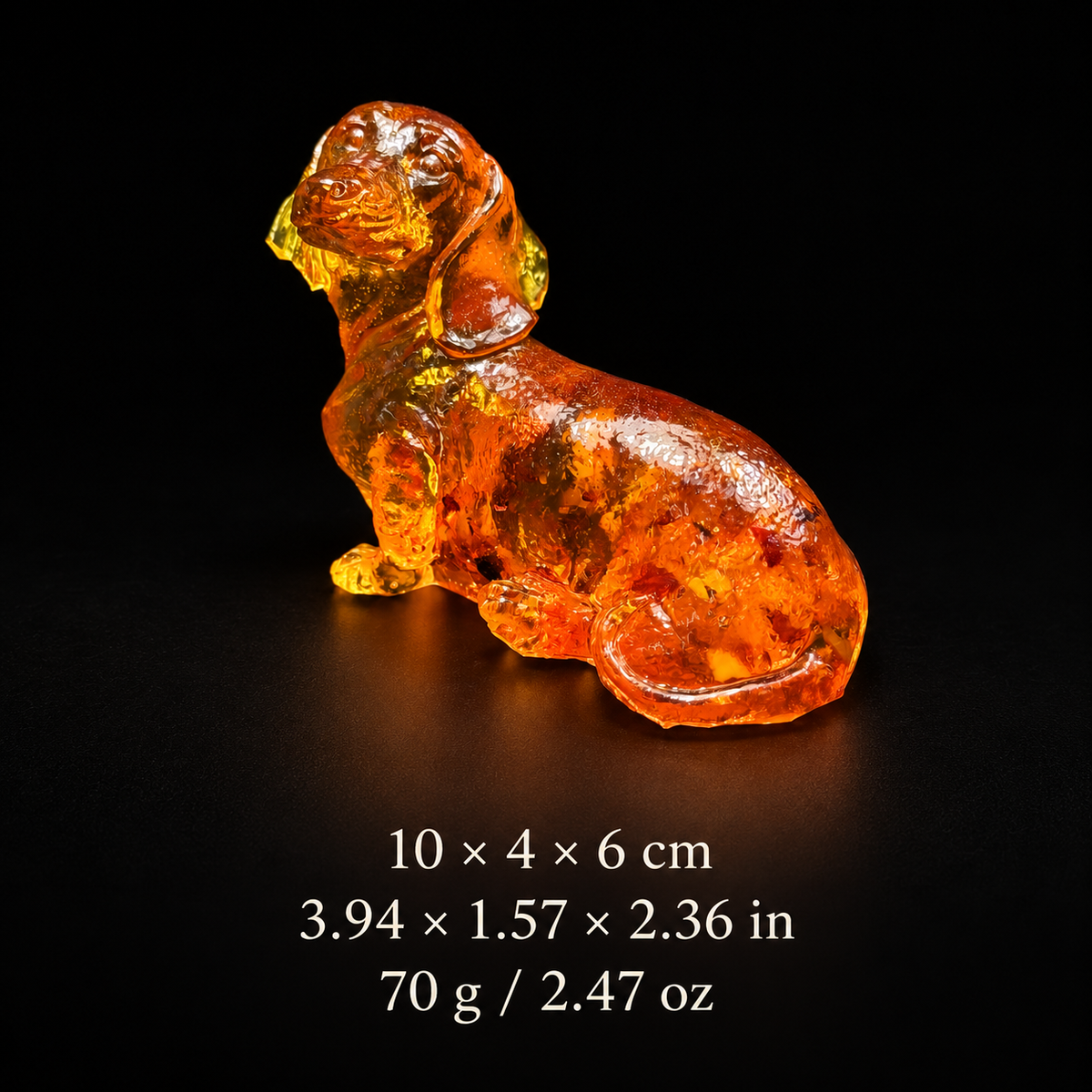 Dachshund figurine size chart on black: 10 × 4 × 6 cm (3.94 × 1.57 × 2.36 in), weight 70 g (2.47 oz).