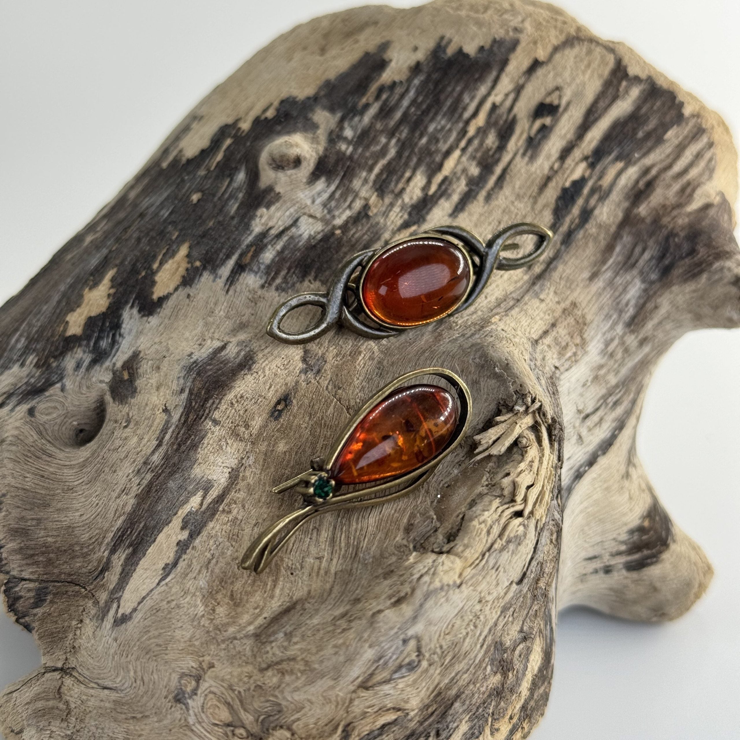 USA HANDMADE Baltic Amber Brooch Valentine's Day Gift KIZIMA