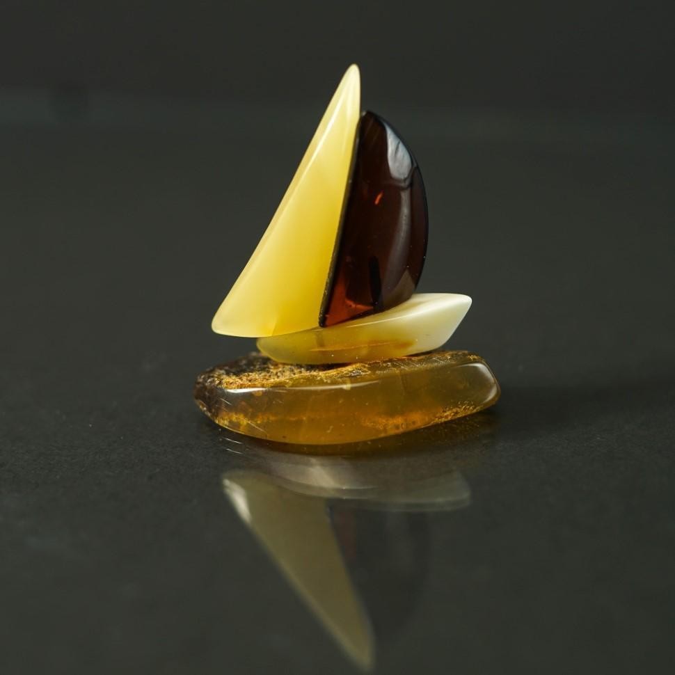 Amber Lucky Ship