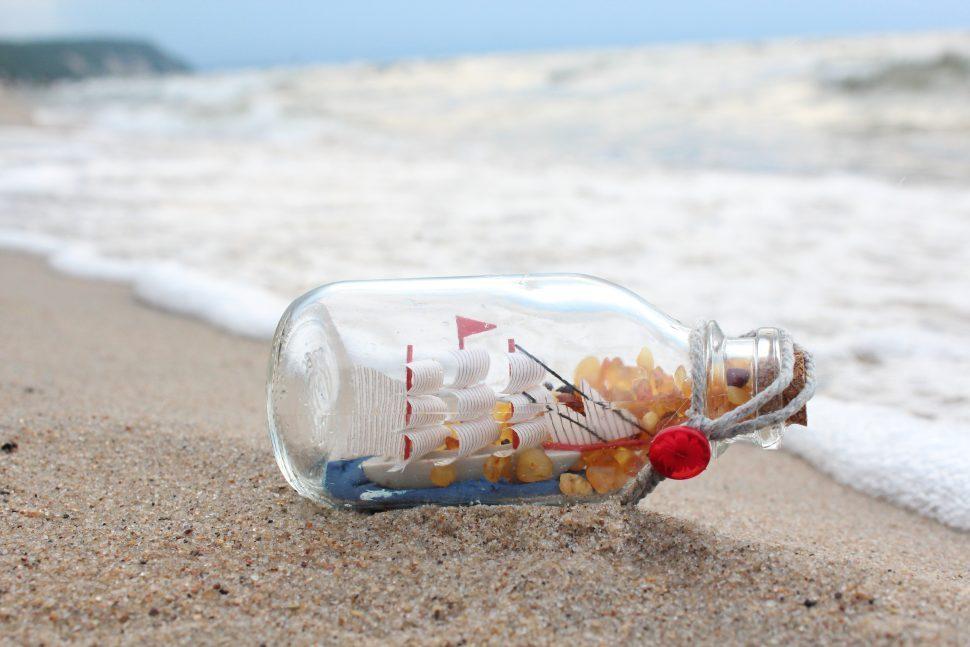 USA Handmade Ship in a Bottle with Baltic Amber stones a gift for Father's Day KIZIMA