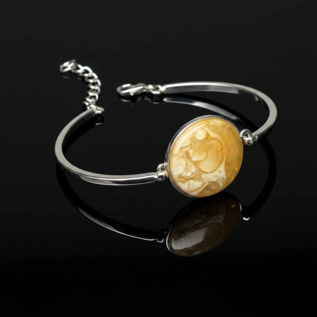 Baltic amber bracelet, Valentine's gift, by KIZIMA® — handmade in USA, detail view