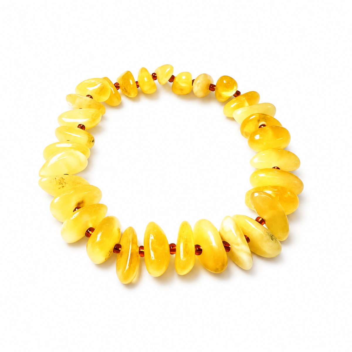 KIZIMA 3N0200q11.50 yellow amber chip bracelet with reddish-brown spacers isolated against pure white