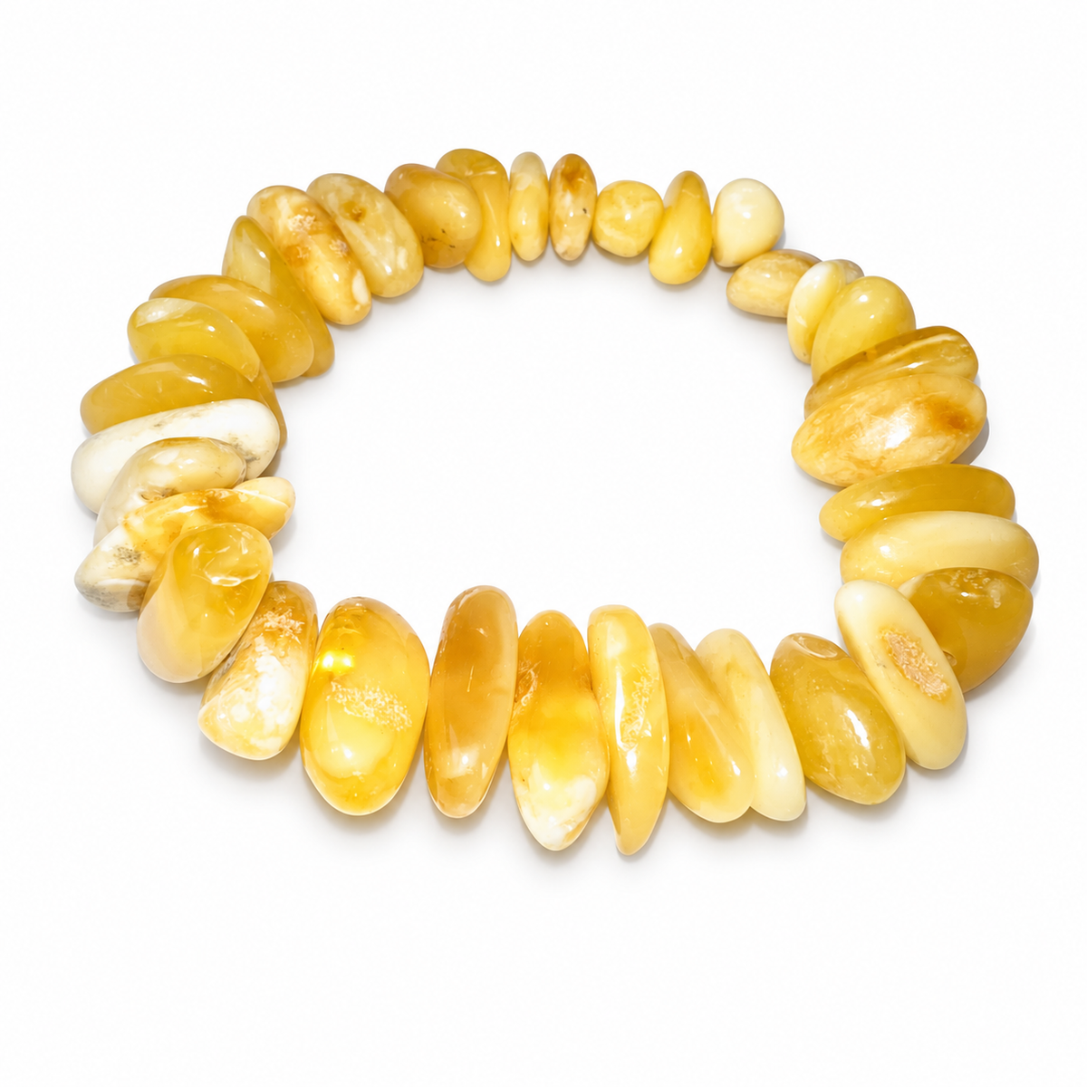 KIZIMA 3N0250q22.6 cream and yellow amber pebble bracelet isolated against pure white