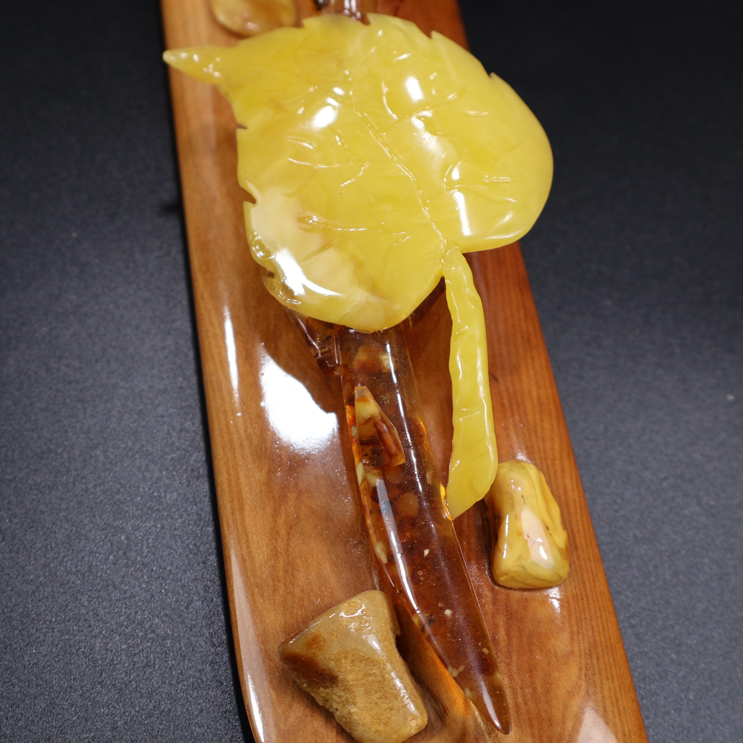 Luxury Amber Rose: Solid Stone on Mahogany