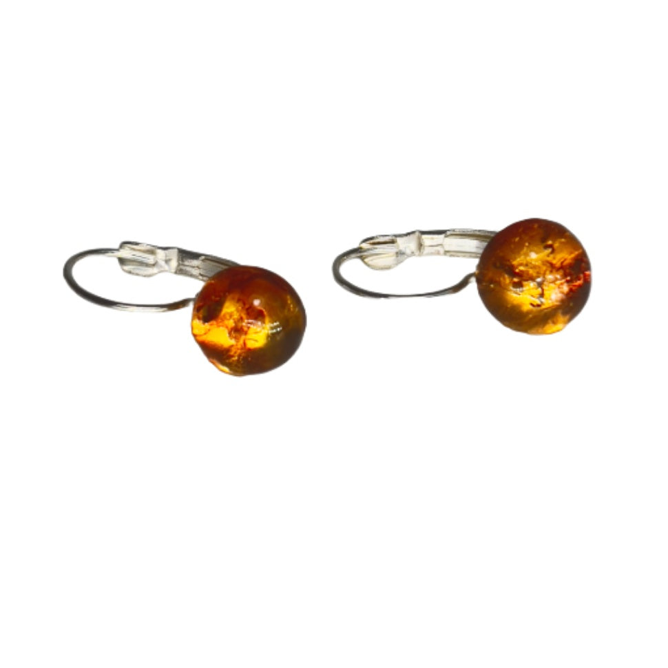 Boucles d'oreilles faites à la main aux États-Unis avec hémisphère d'ambre KIZIMA
