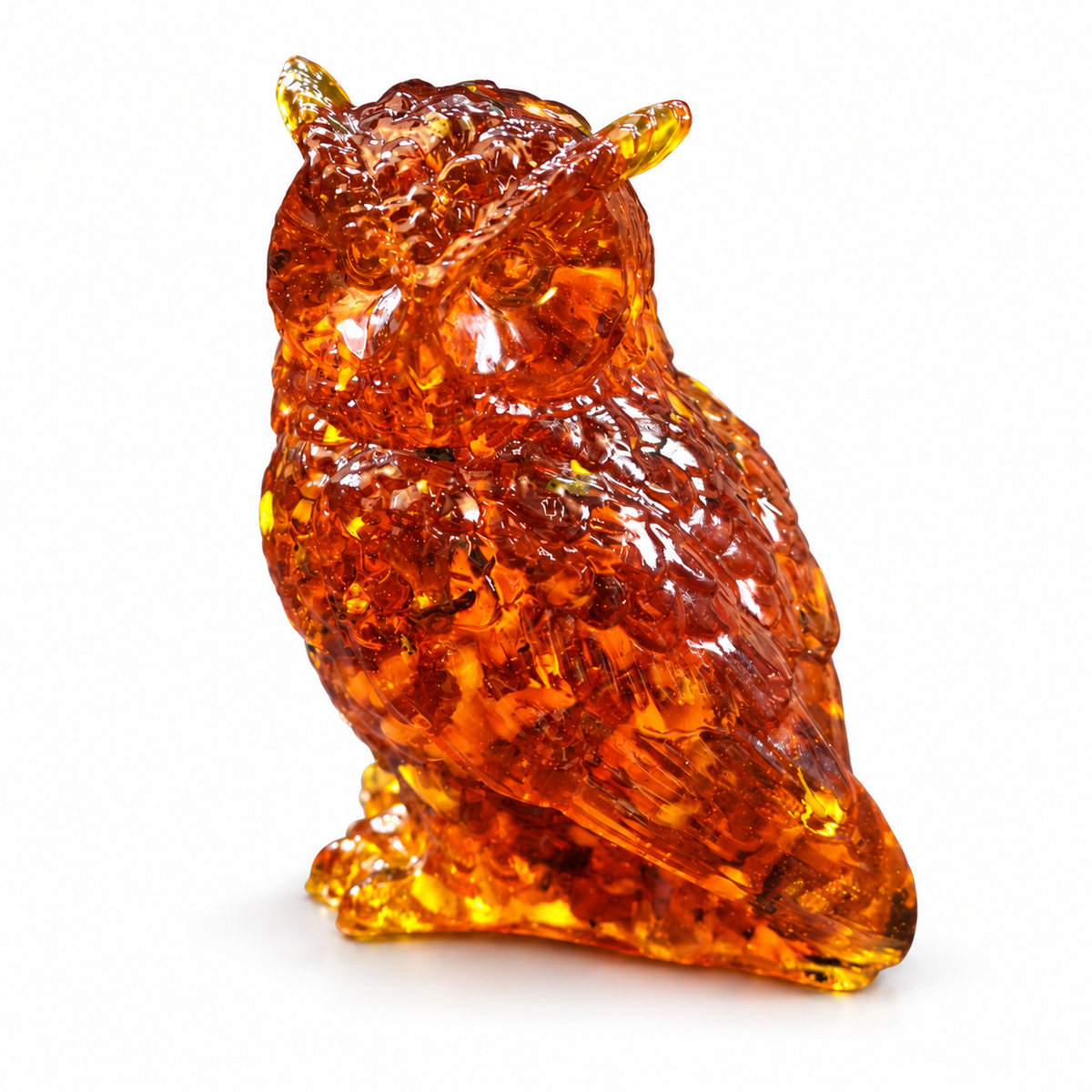 KIZIMA 7O02Q100-2-2-3: The Curious Owl artisan Baltic amber figurine, on a white studio background