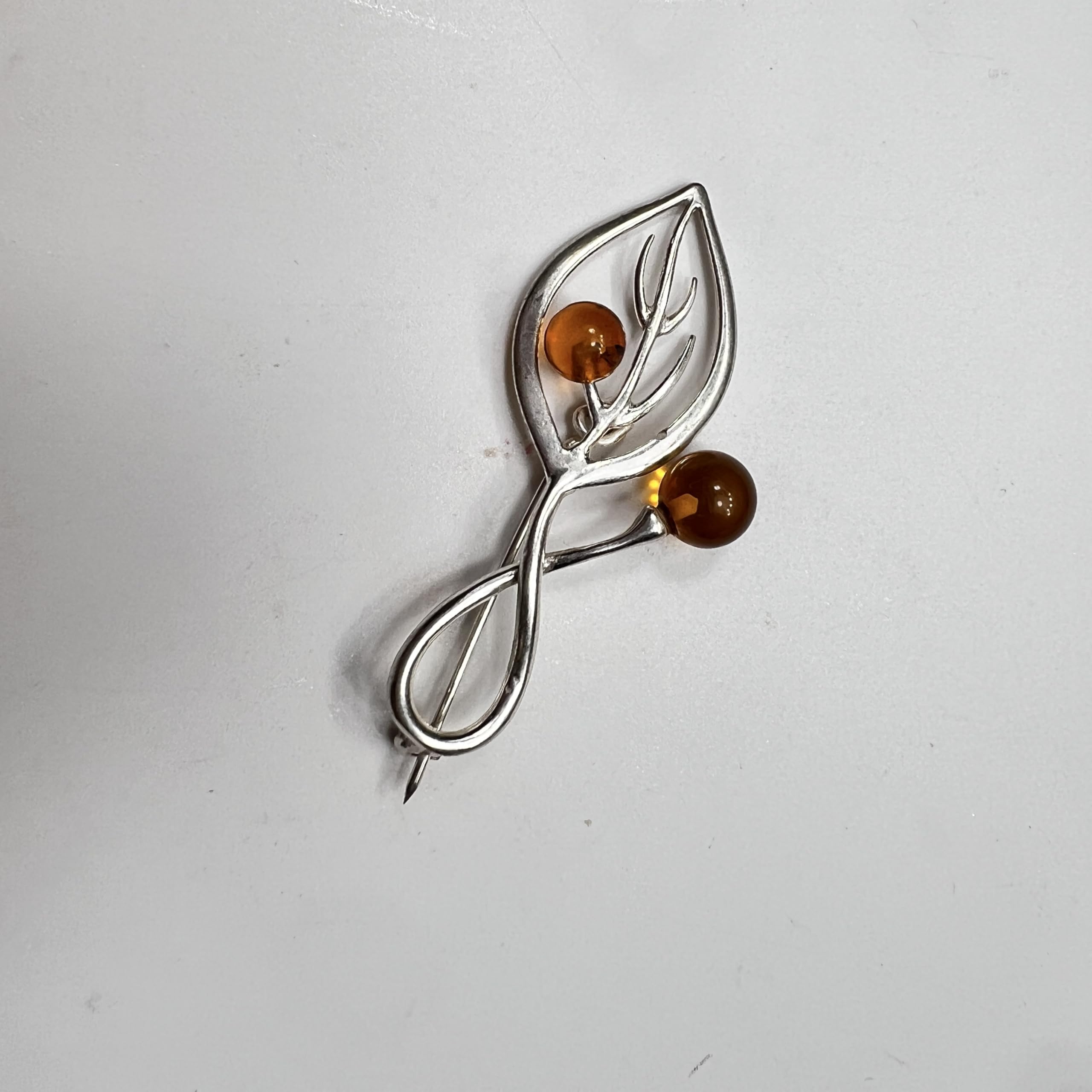 Amber Leaf Brooch – Handmade Baltic Amber Pin – Nature Inspired Gift for Her