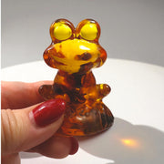 KIZIMA, figurine grenouille miniature en ambre de la Baltique, fabriquée à la main aux États-Unis | Cadeau porte-bonheur | Objet de collection miniature