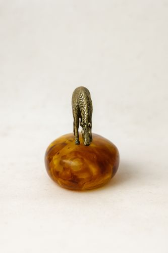 USA Handmade Brass Horse Figurine on Amber - KIZIMA