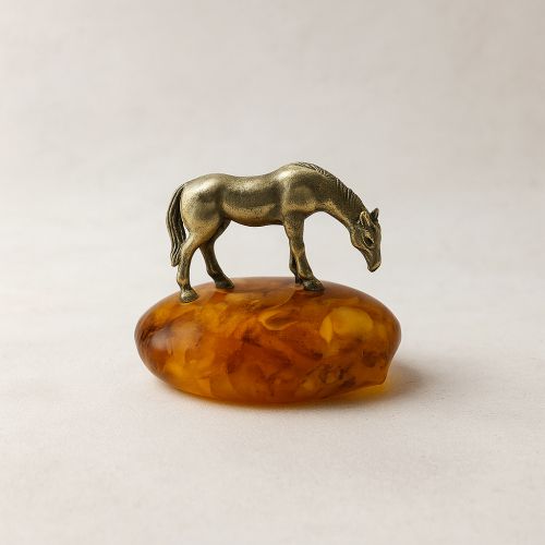USA Handmade Brass Horse Figurine on Amber - KIZIMA