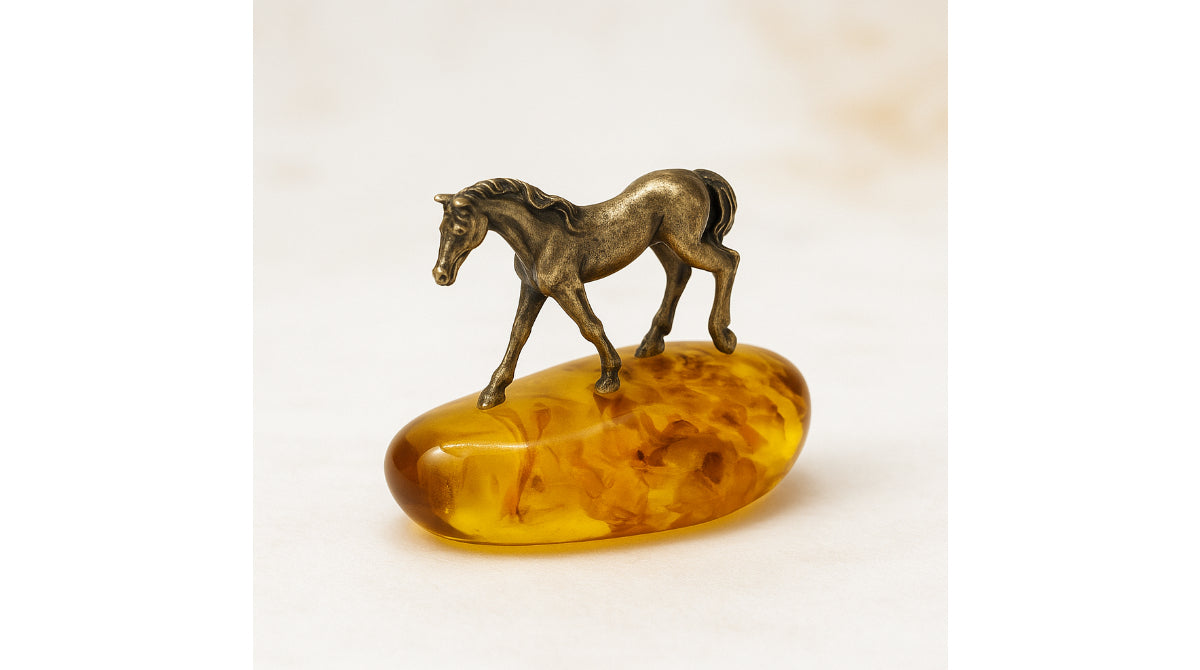 USA Handmade Brass Horse Figurine on Amber Base – KIZIMA