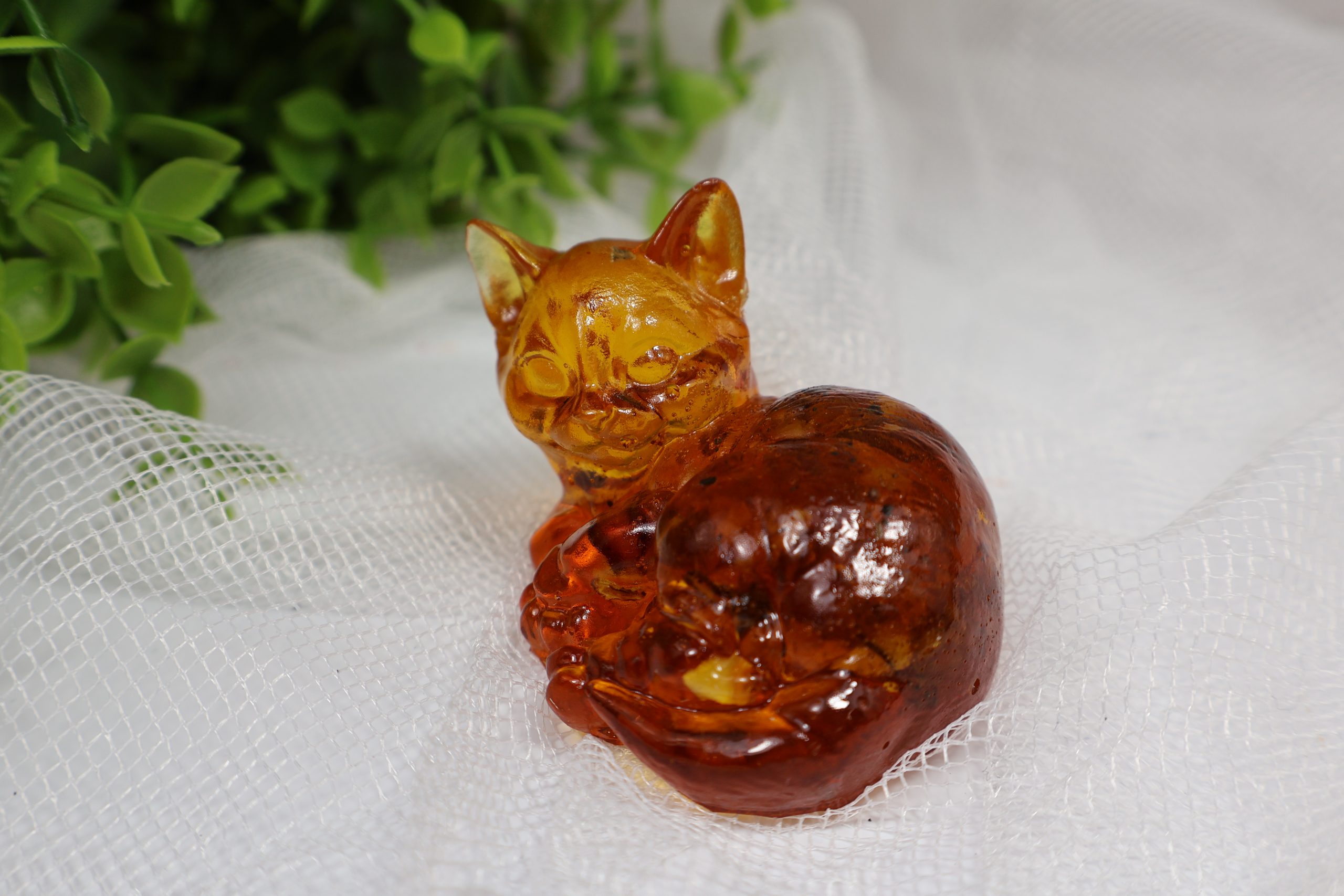 Handmade Amber Cat Figurine – Baltic Amber Sculpture by KIZIMA USA | Elegant Amber Home Décor | Unique Gift | Collectible Figurine