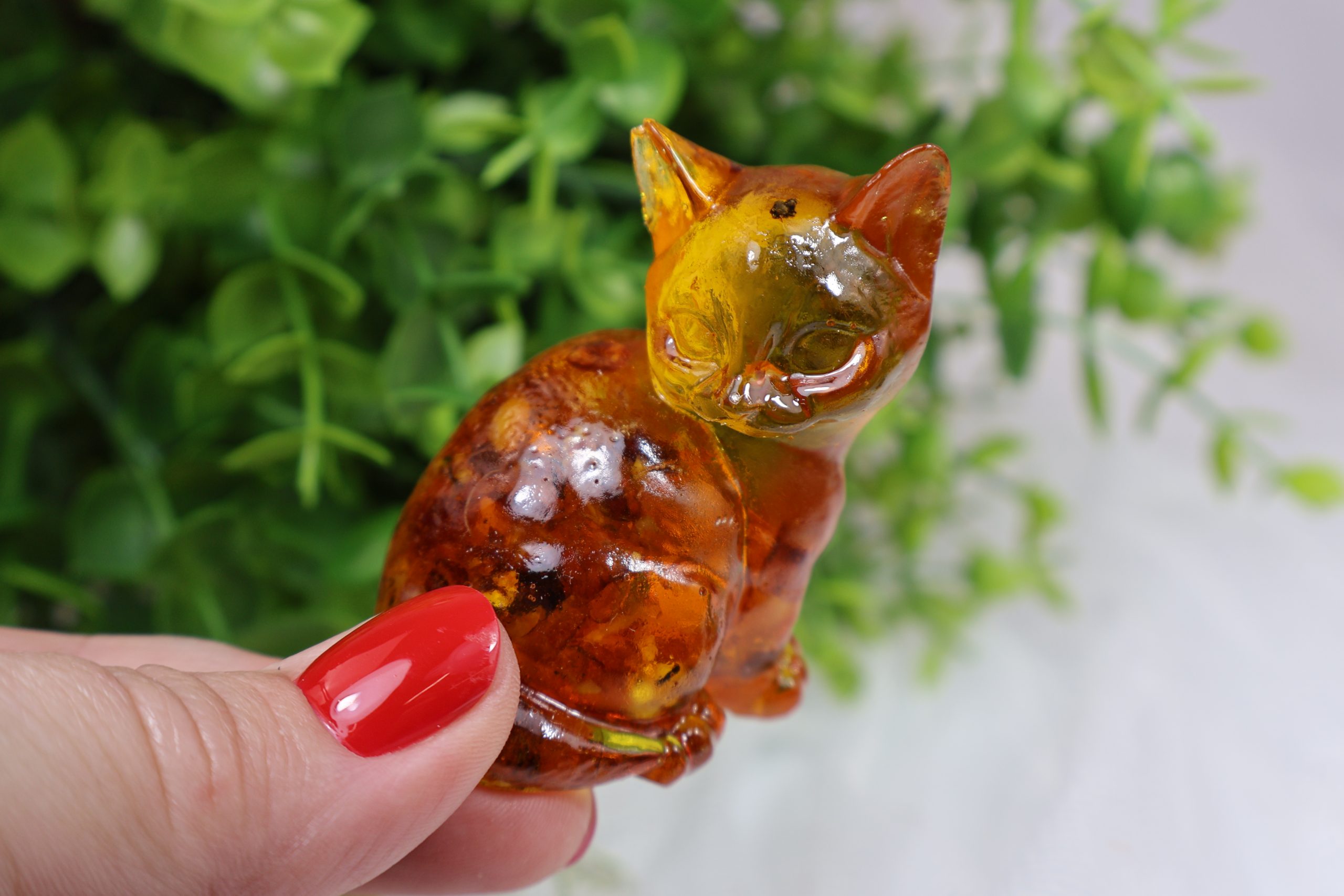 Handmade Amber Cat Figurine – Baltic Amber Sculpture by KIZIMA USA | Unique Handmade Gift | Luxury Collectible | Elegant Home Décor