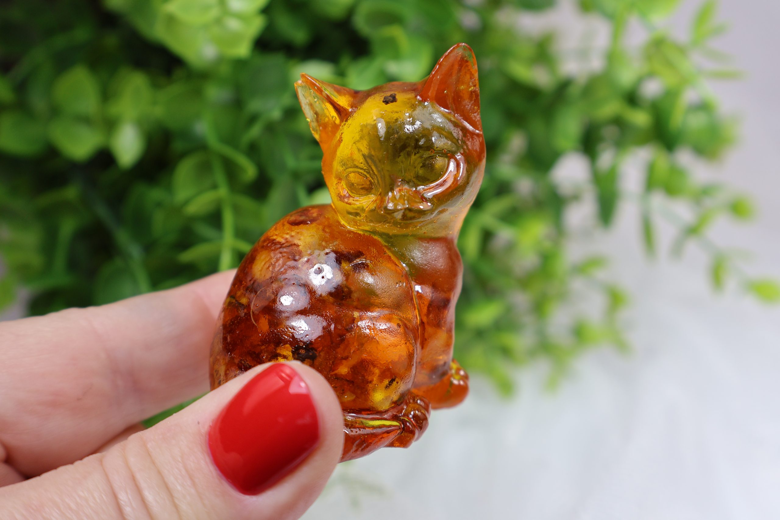 Handmade Amber Cat Figurine – Baltic Amber Sculpture by KIZIMA USA | Unique Handmade Gift | Luxury Collectible | Elegant Home Décor