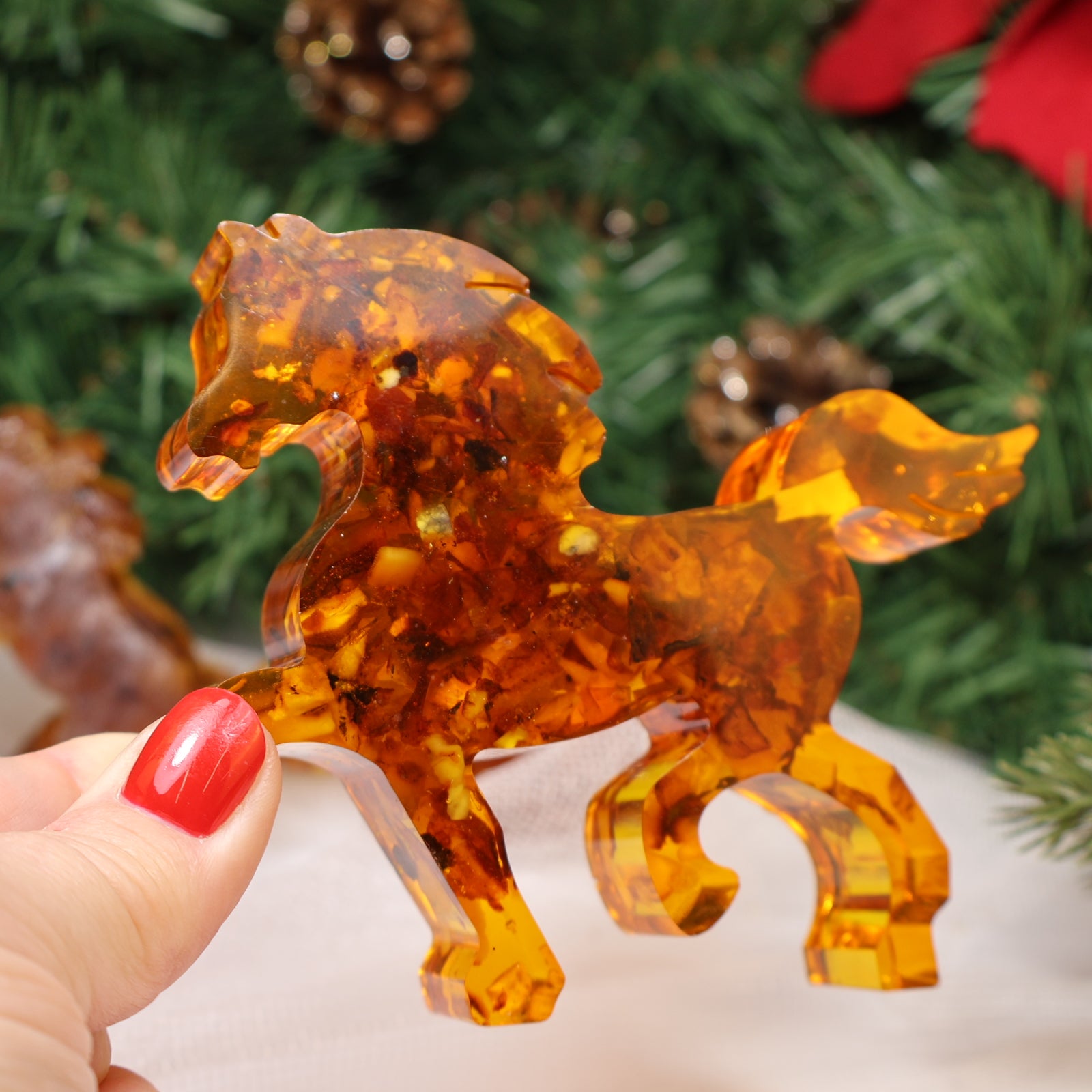 Handmade Amber Horse Figurine | Genuine Baltic Amber Sculpture | Symbol of the Year | Christmas & Business Gift – KIZIMA