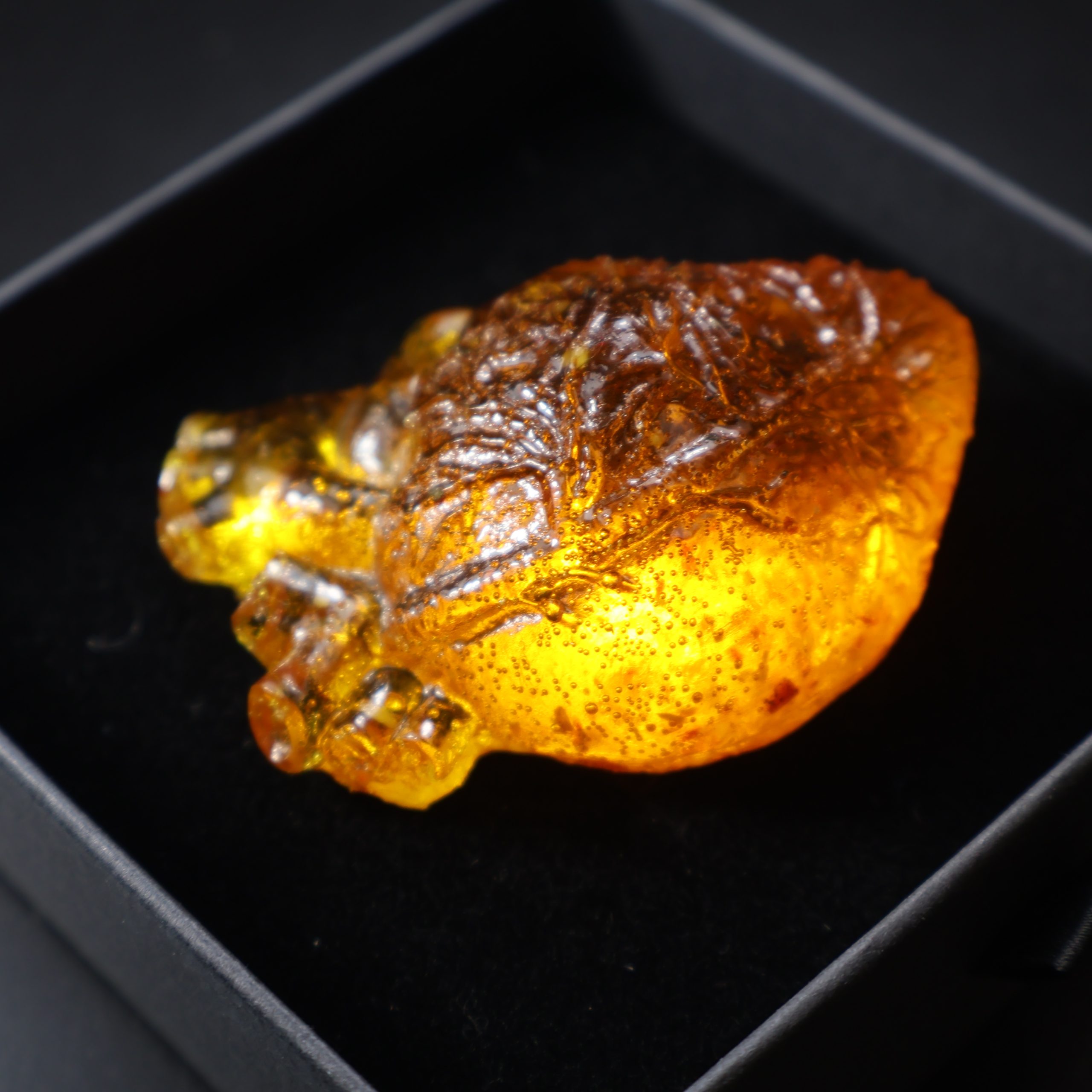 Handmade Amber Heart Sculpture, Valentine’s Day Gift – KIZIMA USA