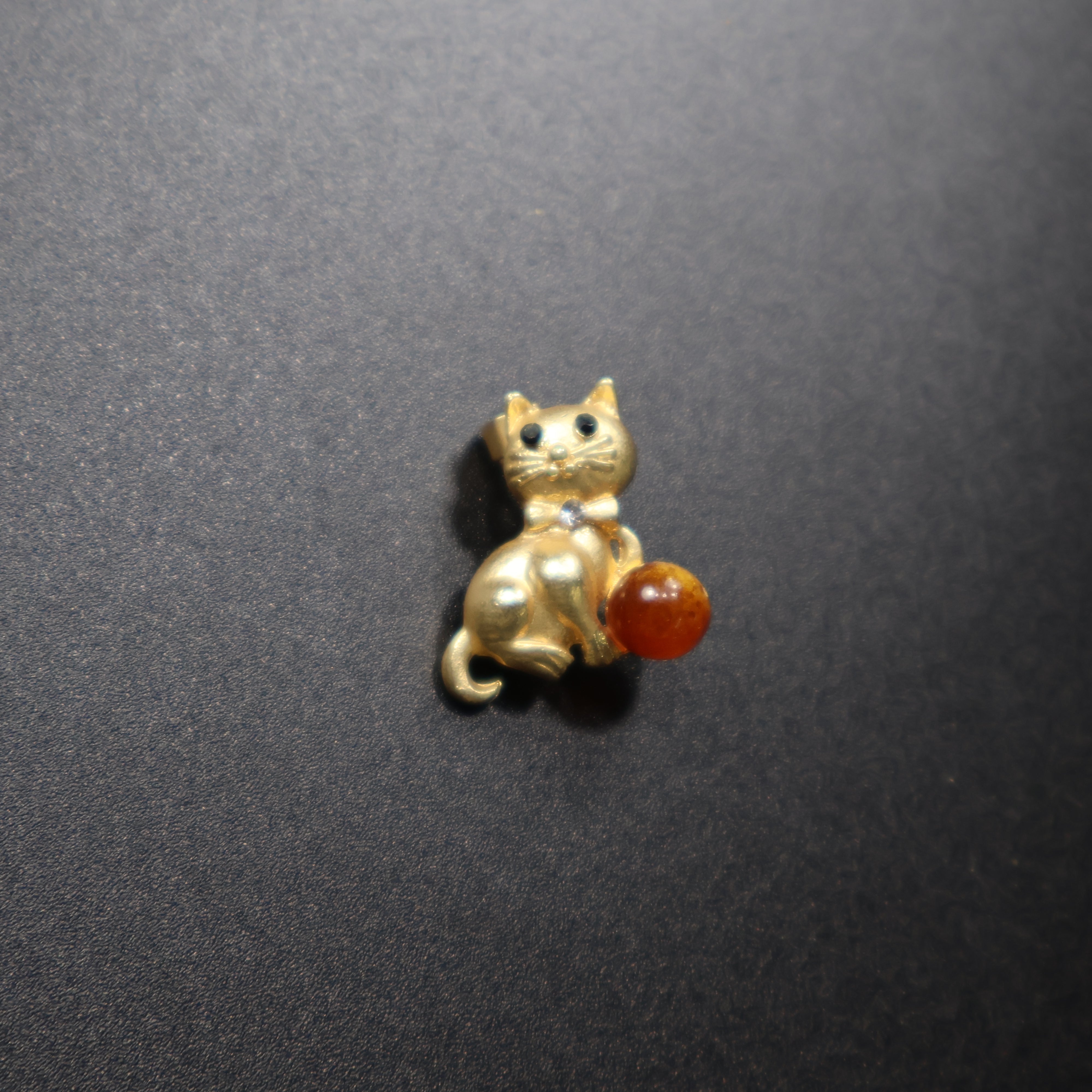 Made in USA Genuine Natural Baltic Amber Gold Cat Brooch KIZIMA®