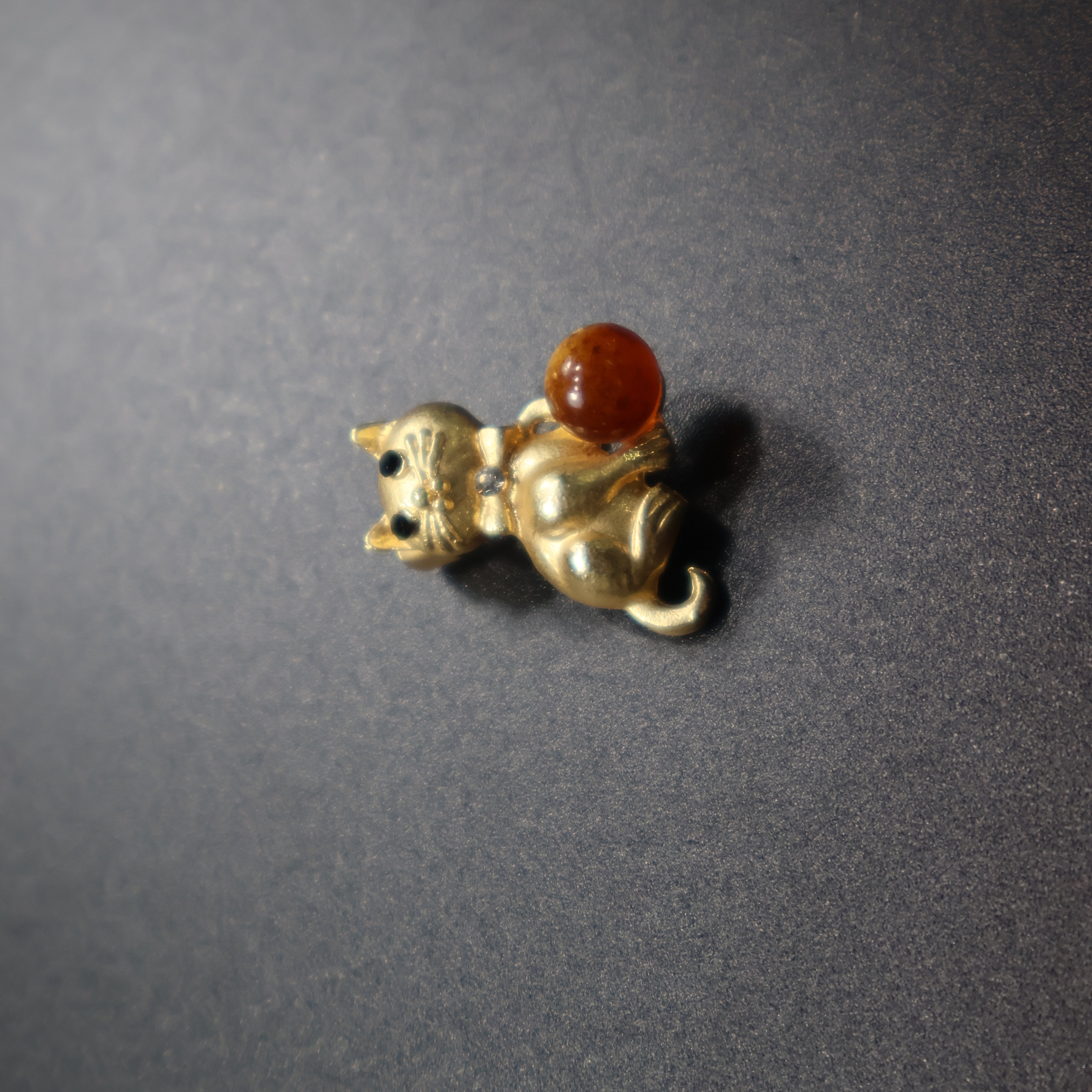 Made in USA Genuine Natural Baltic Amber Gold Cat Brooch KIZIMA®