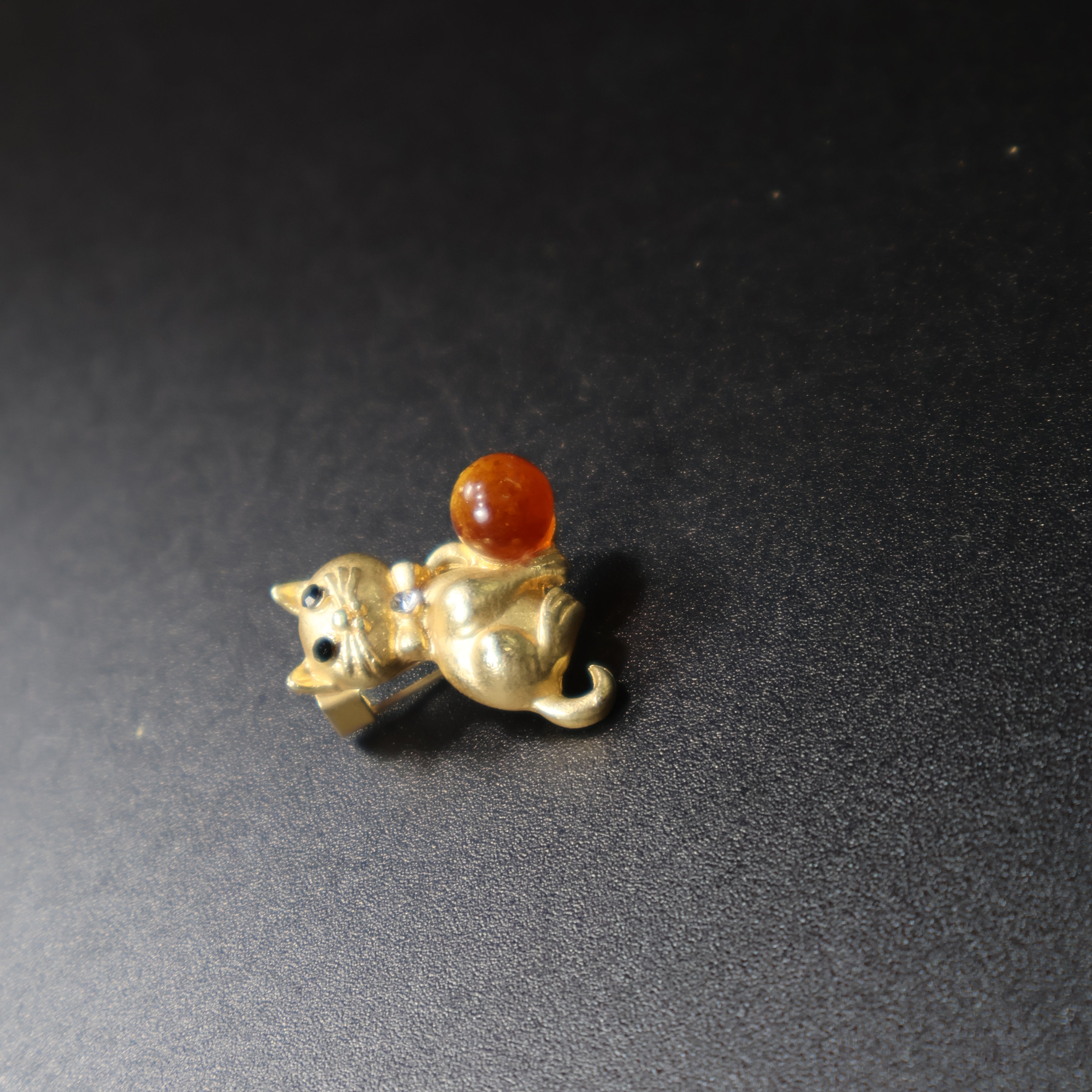 Made in USA Genuine Natural Baltic Amber Gold Cat Brooch KIZIMA®
