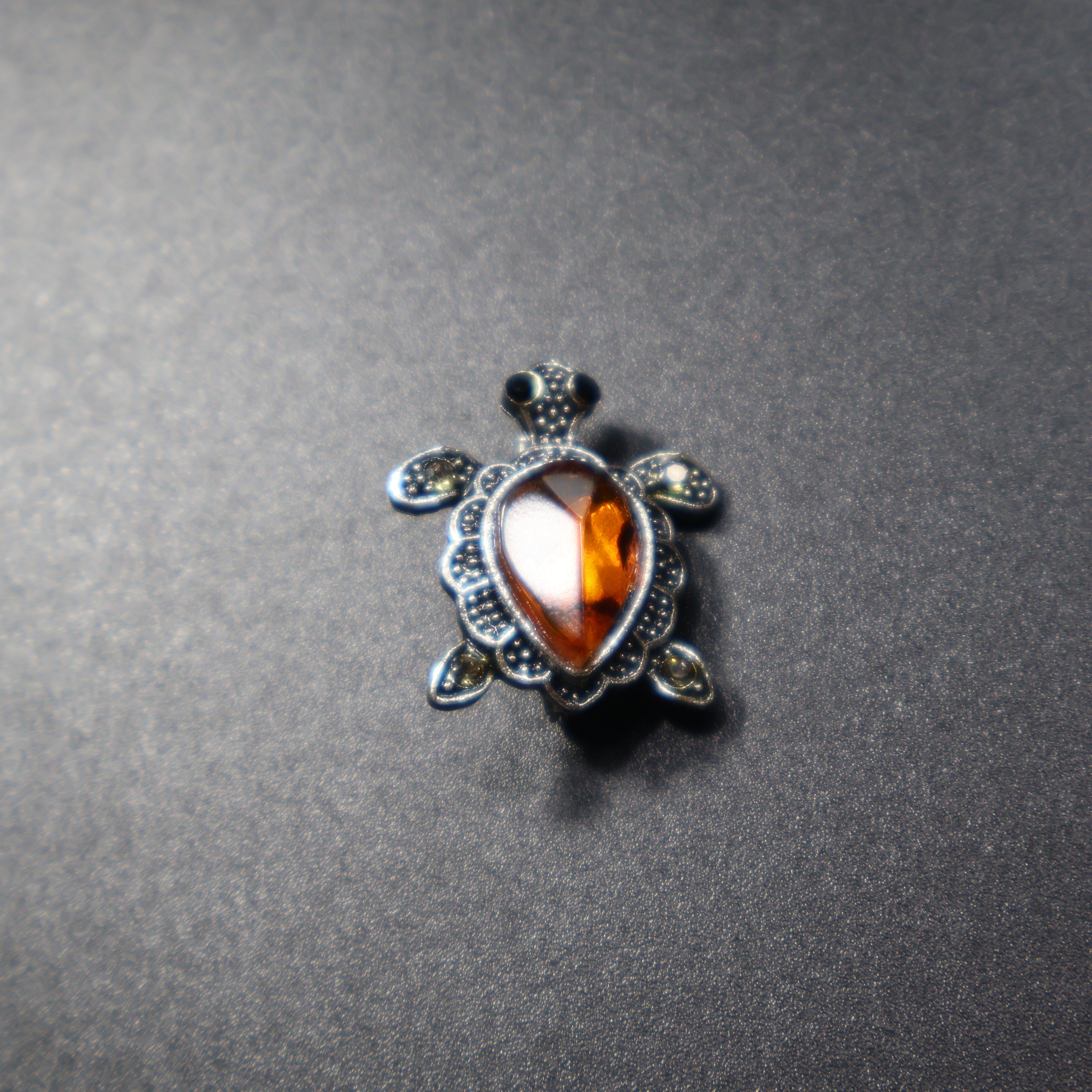 Made in USA Genuine Natural Baltic Amber Turtle Brooch KIZIMA®