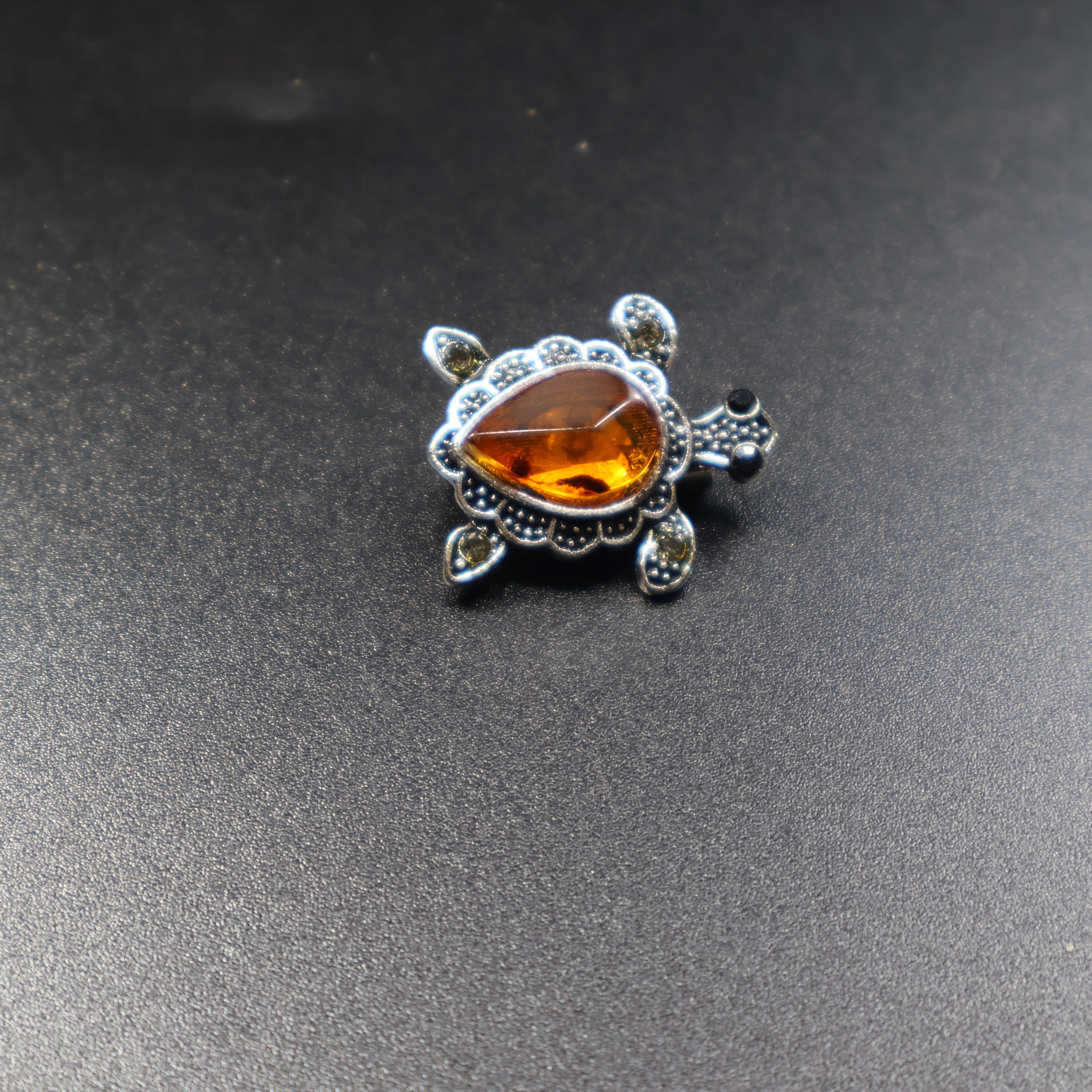 Made in USA Genuine Natural Baltic Amber Turtle Brooch KIZIMA®