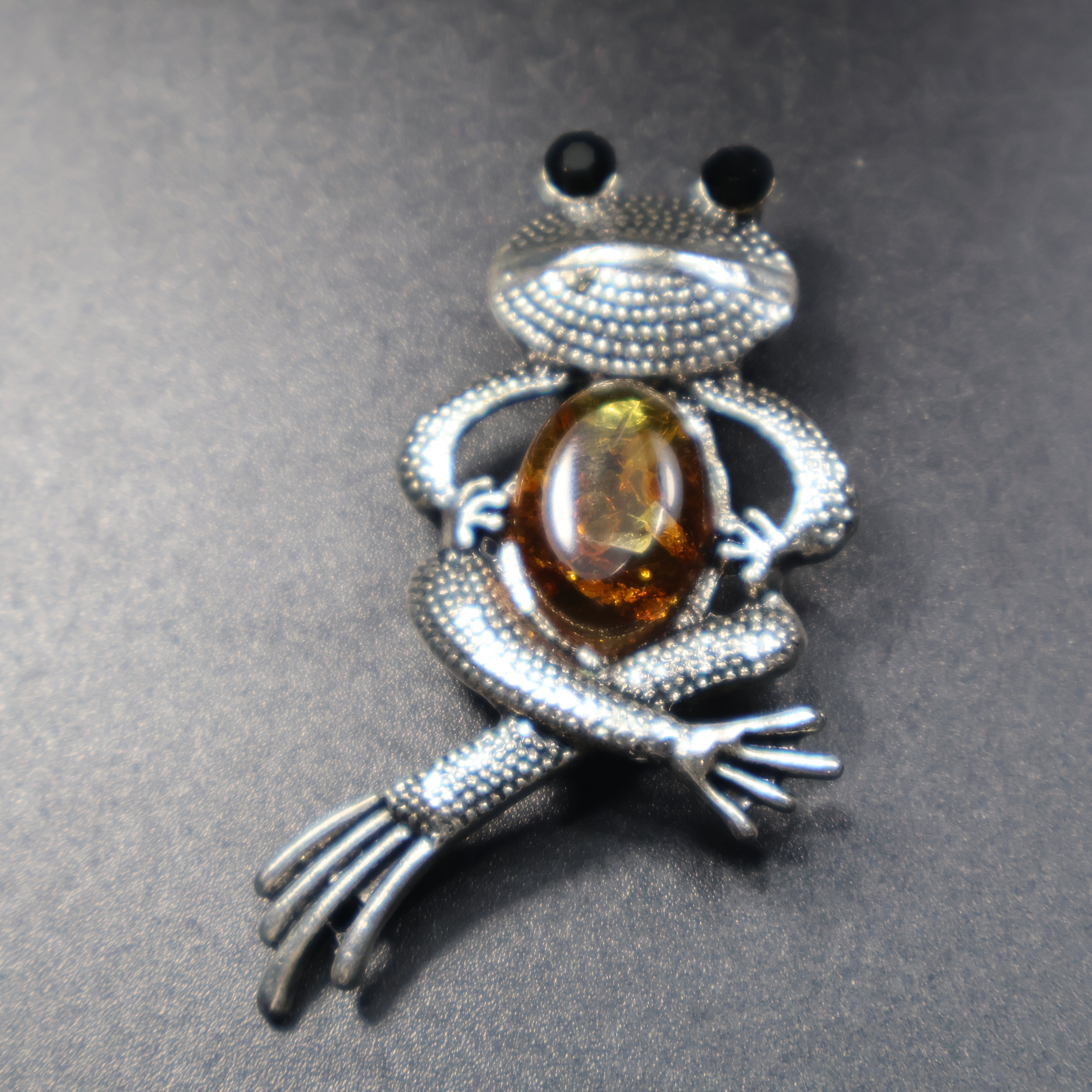 Made in USA Natural Baltic Amber Frog Brooch KIZIMA®