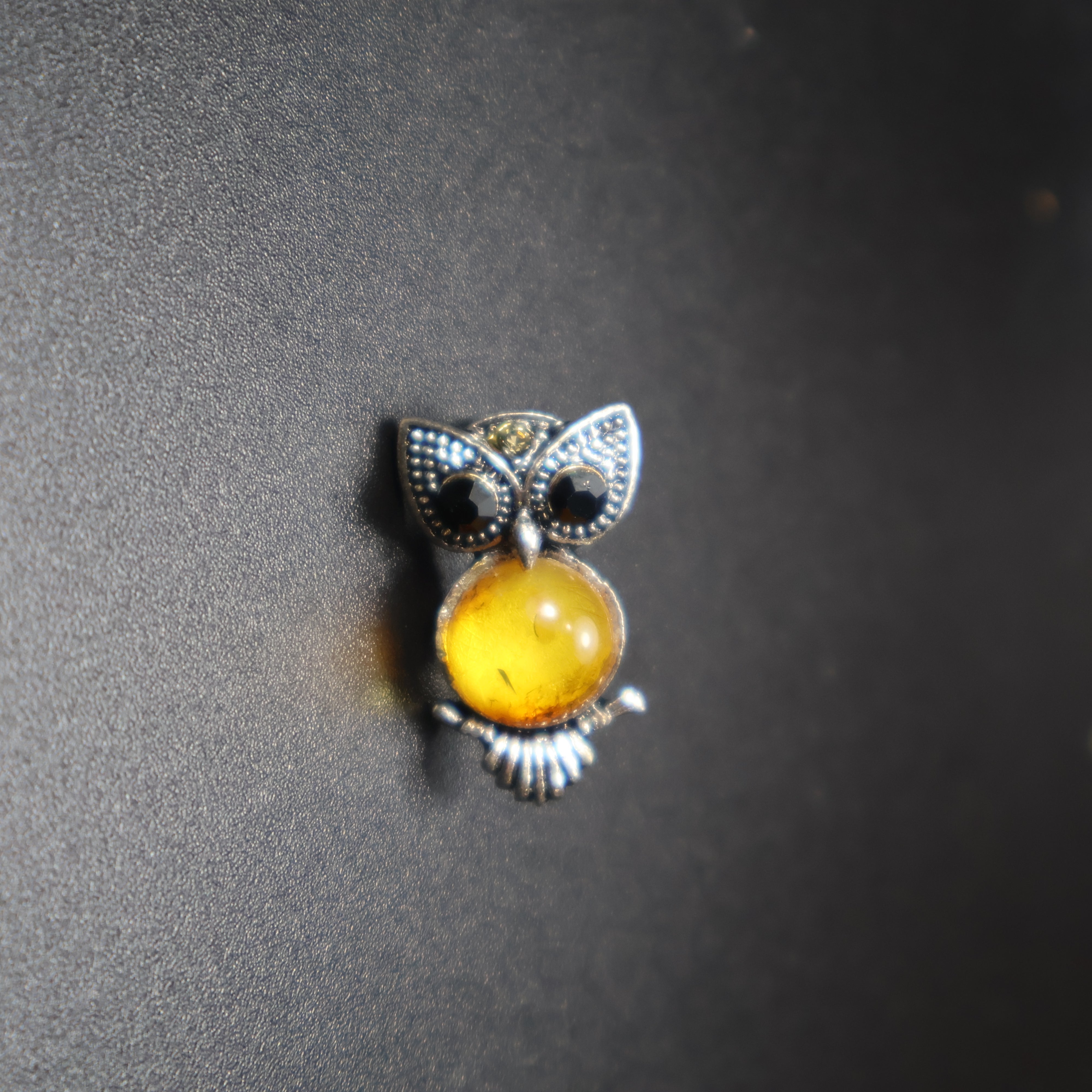 Made in USA Genuine Natural Baltic Amber Owl Brooch (2) KIZIMA®