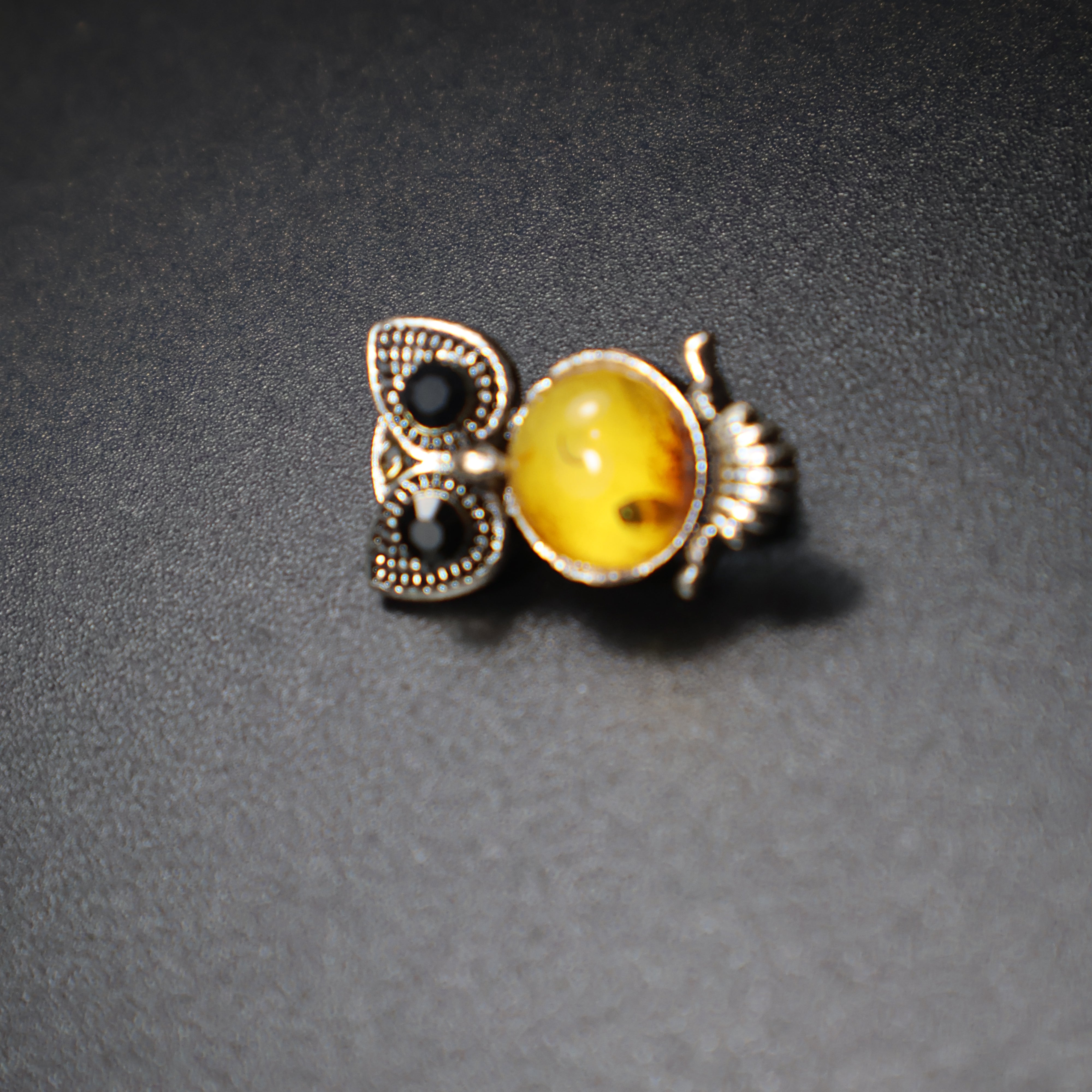 Made in USA Genuine Natural Baltic Amber Owl Brooch (2) KIZIMA®