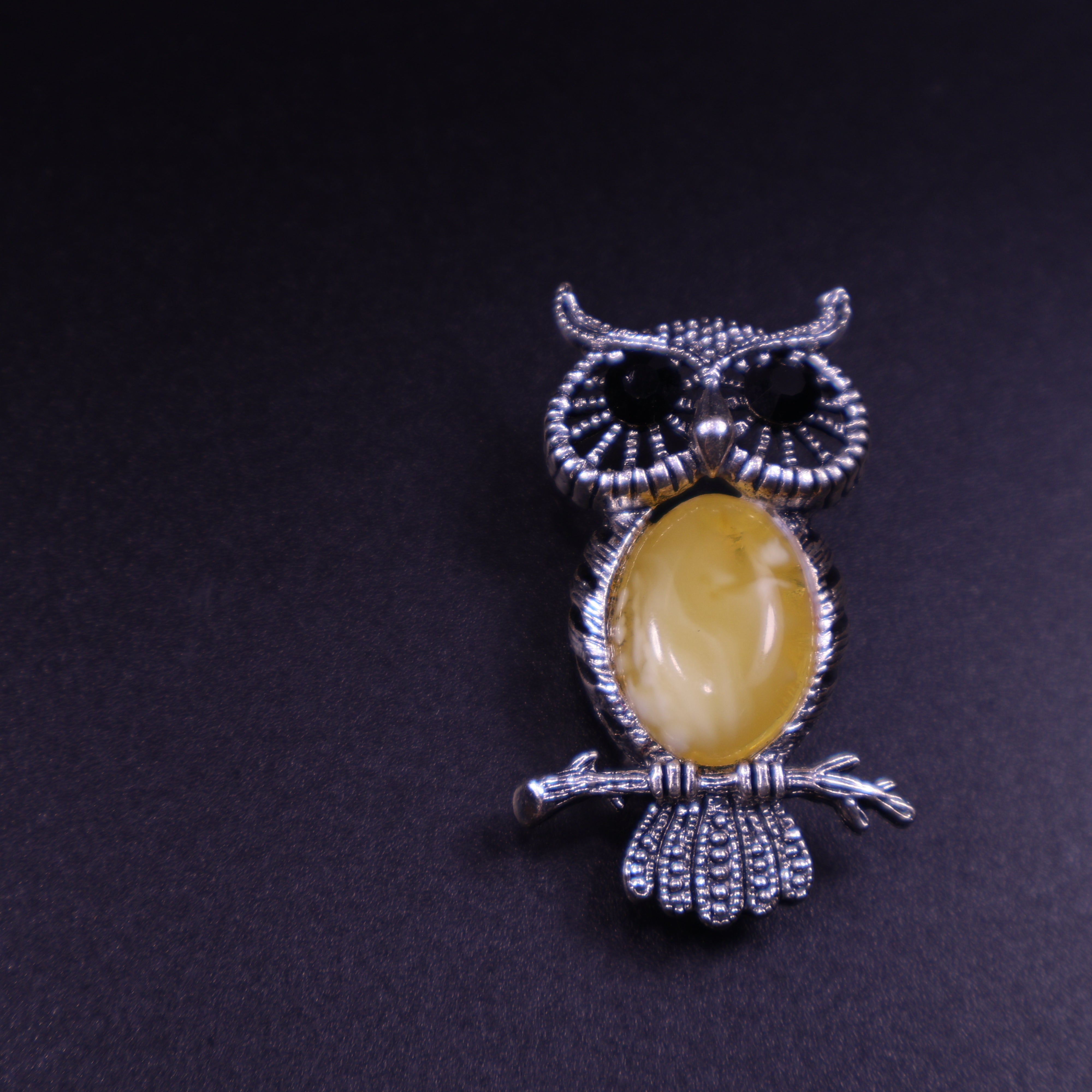 Made in USA Genuine Natural Baltic Amber Owl Brooch KIZIMA®