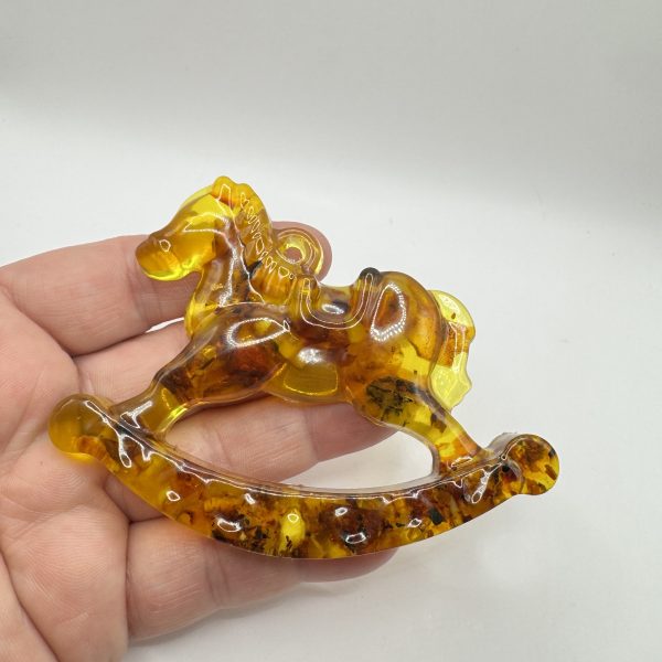 USA Handmade Amber Horse Figurine – 2026 New Year Symbol – Christmas Holiday Home Decor – KIZIMA