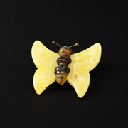 KIZIMA Baltic amber brooch 20S1050q3.50 on black background