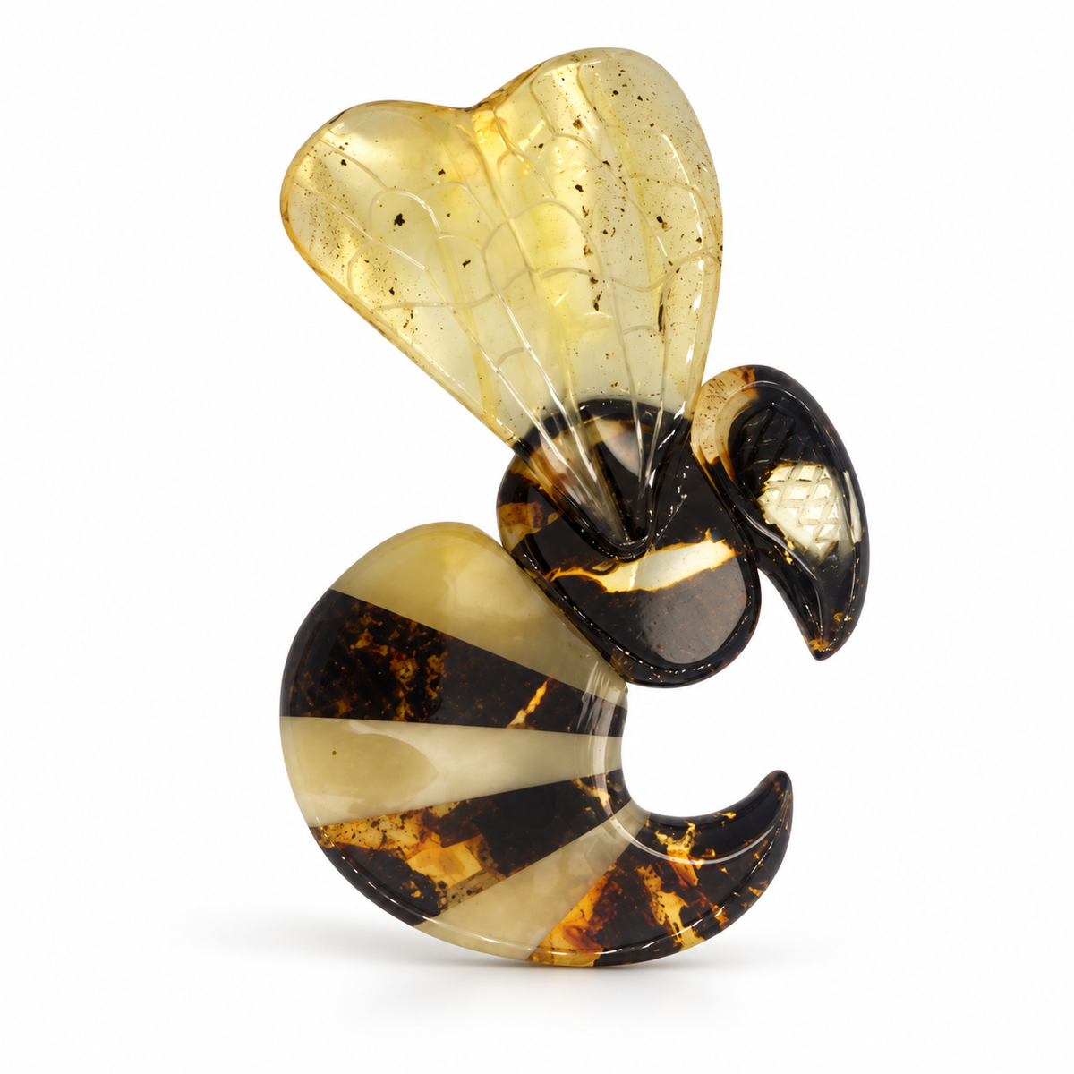 KIZIMA Baltic amber brooch 20S2049q6.83 on white studio background.