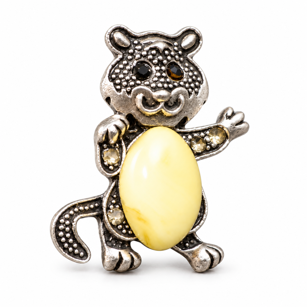 KIZIMA Baltic amber cat brooch 20-212Q6-3-2-1, white background