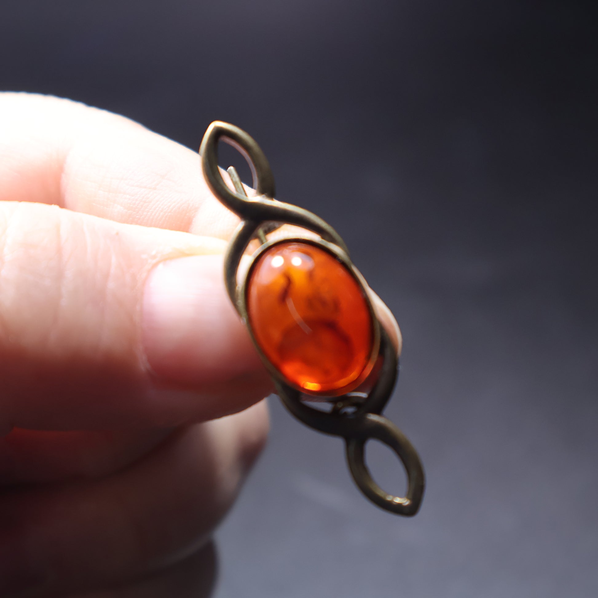 Made in USA amber bar brooch KIZIMA vintage-inspired gift