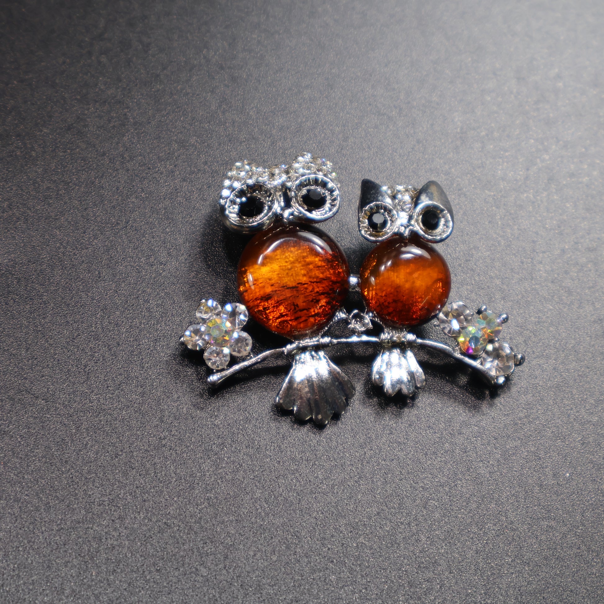 Natural Baltic amber owl brooch front view detail
