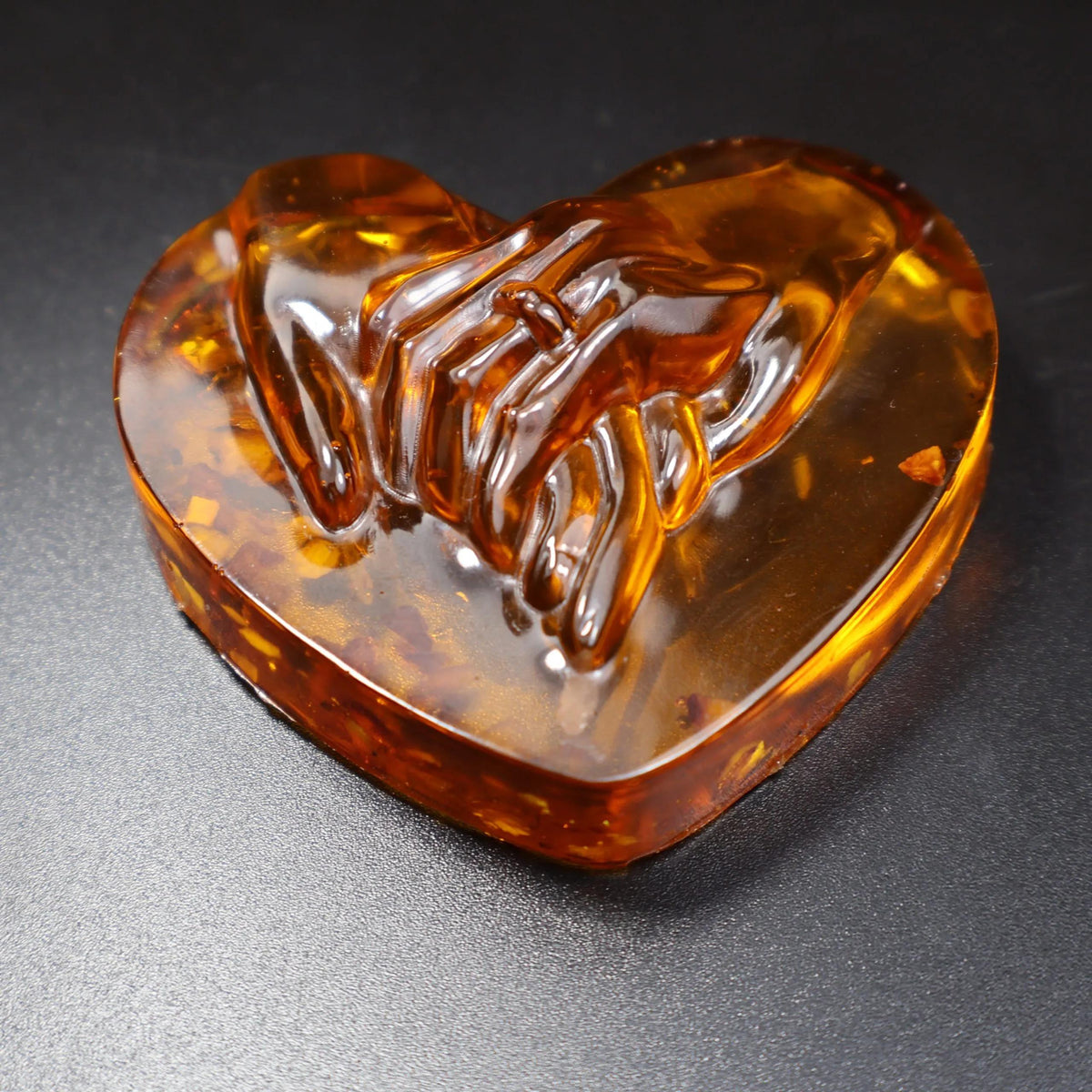 Natural Baltic Amber heart keepsake by KIZIMA®, engagement and bridal shower present — detail view
