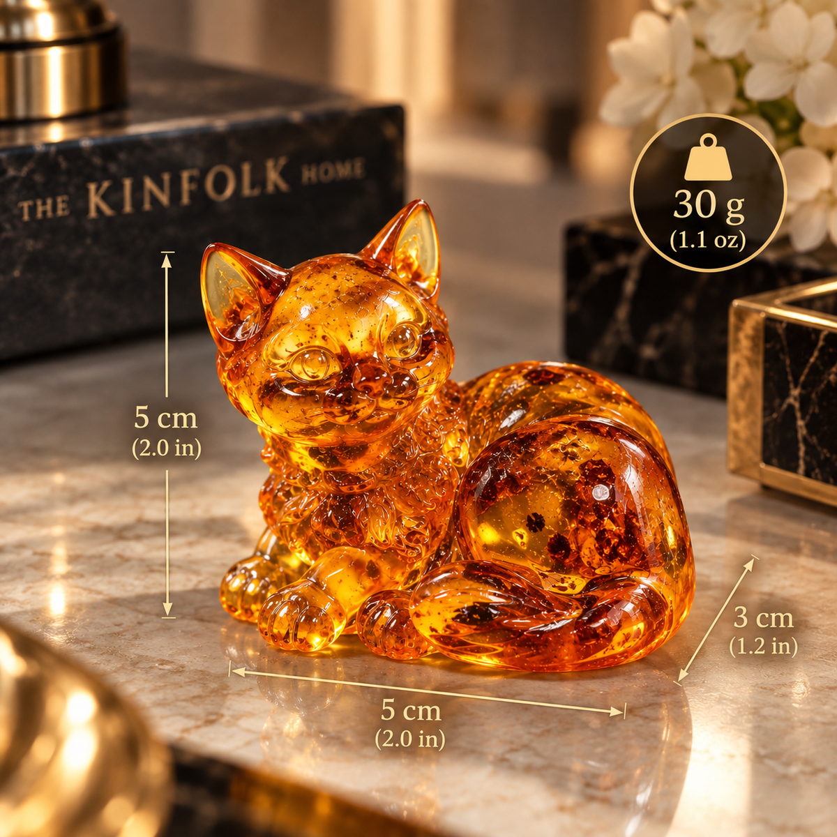 Made in USA natural honey Baltic amber resting kitten figurine on a marble desk with dimensions 5 x 5 x 3 cm and weight 30 g — KIZIMA®