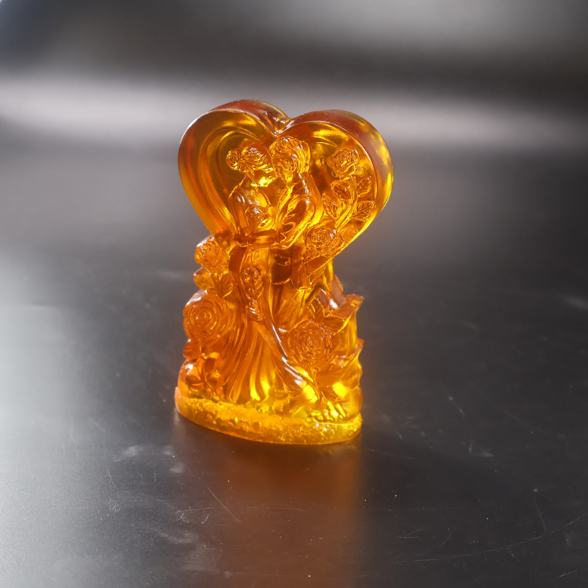 Natural Baltic Amber wedding heart, engagement and anniversary gift for couples by KIZIMA® — detail