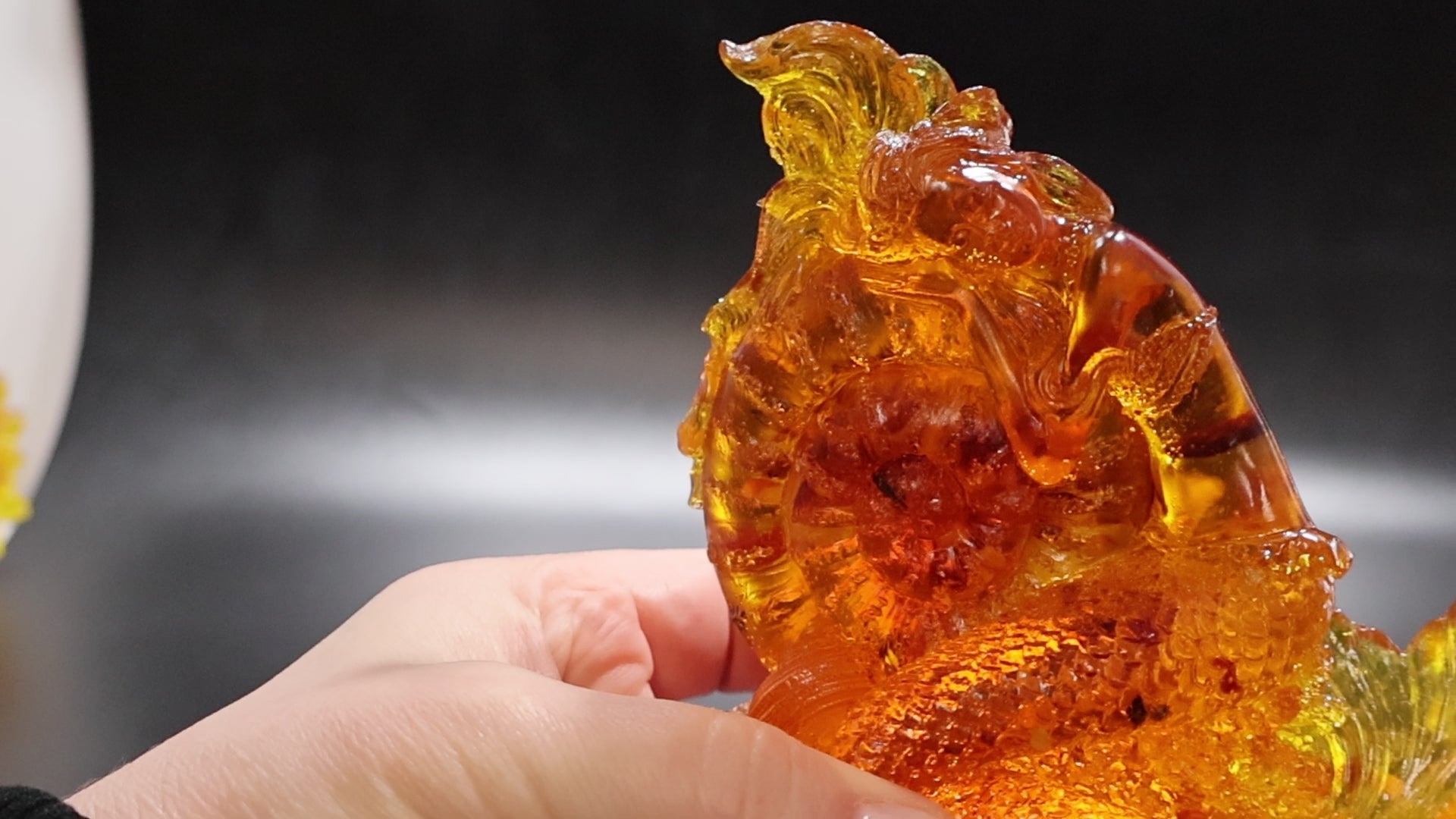 Load video: KIZIMA® Baltic amber mermaid with shell figurine — genuine amber sculpture, video showcase