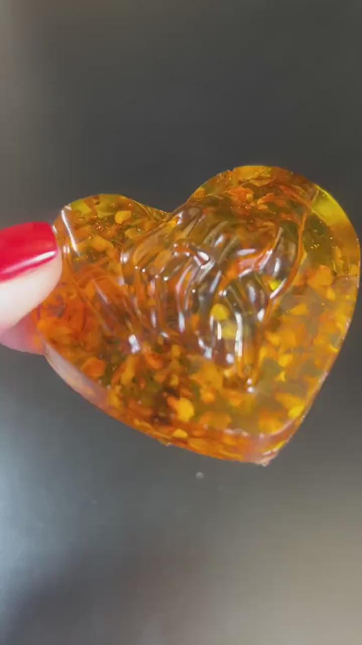 Load video: Made in USA Baltic Amber Heart by KIZIMA | Unique Gift Box